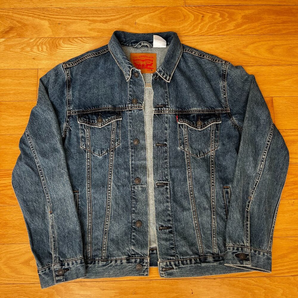 Levi's Denim Jacket M/XL Womens